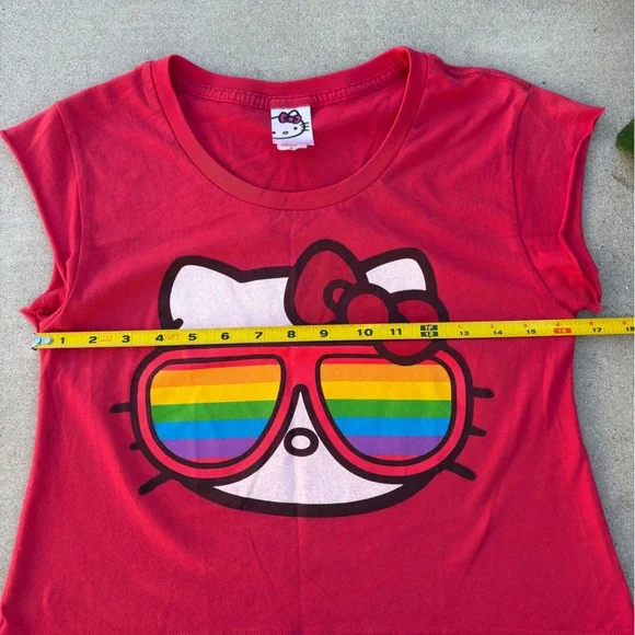 Hello Kitty Rainbow Cropped Red T-Shirt Women’s Size Medium - Picture 2 of 5
